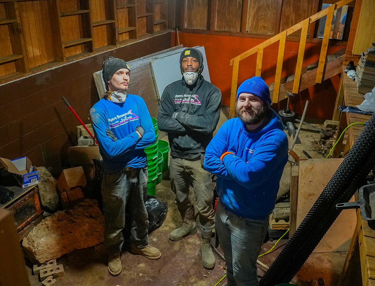ayers-production-crew-crawlspace-repair-project