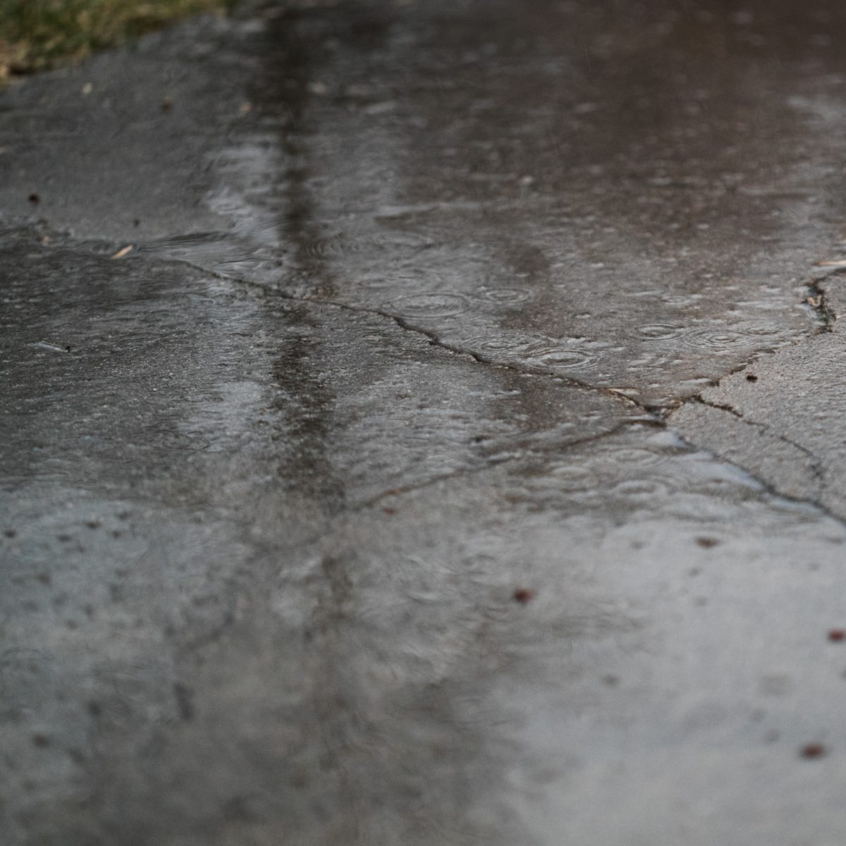 CN RES CR Sidewal Crack 01