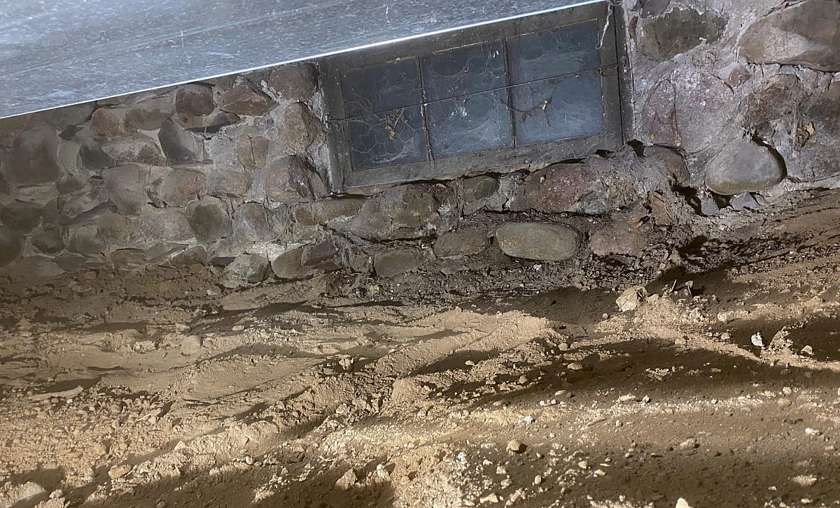 Repairing and waterproofing fieldstone foundations cover