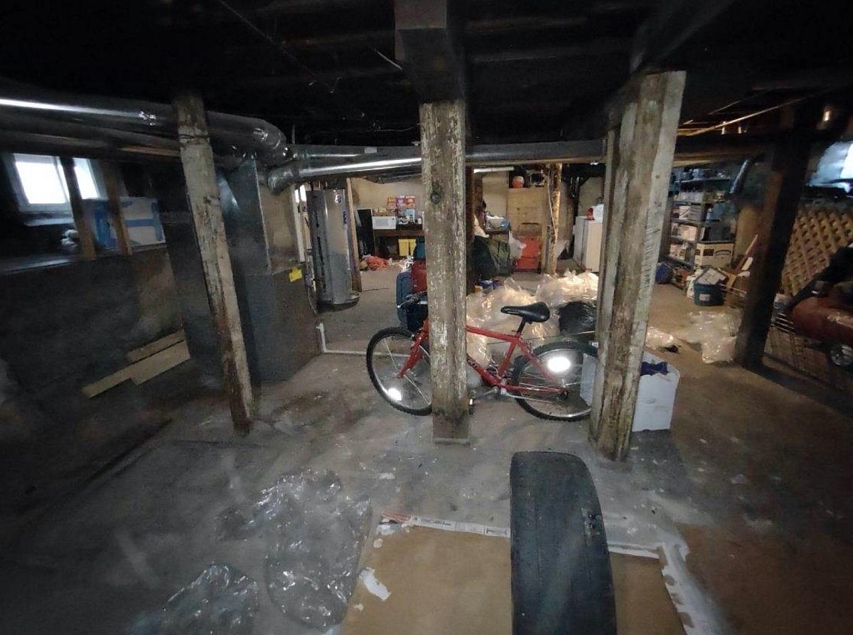 1149 Jefferson Ave SE Before