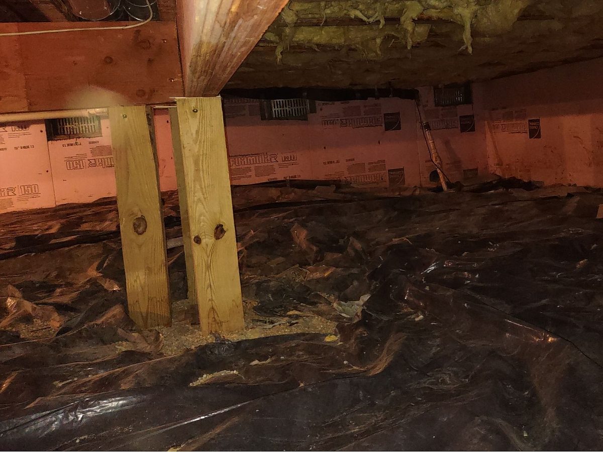 810 Lakeview Dr Before