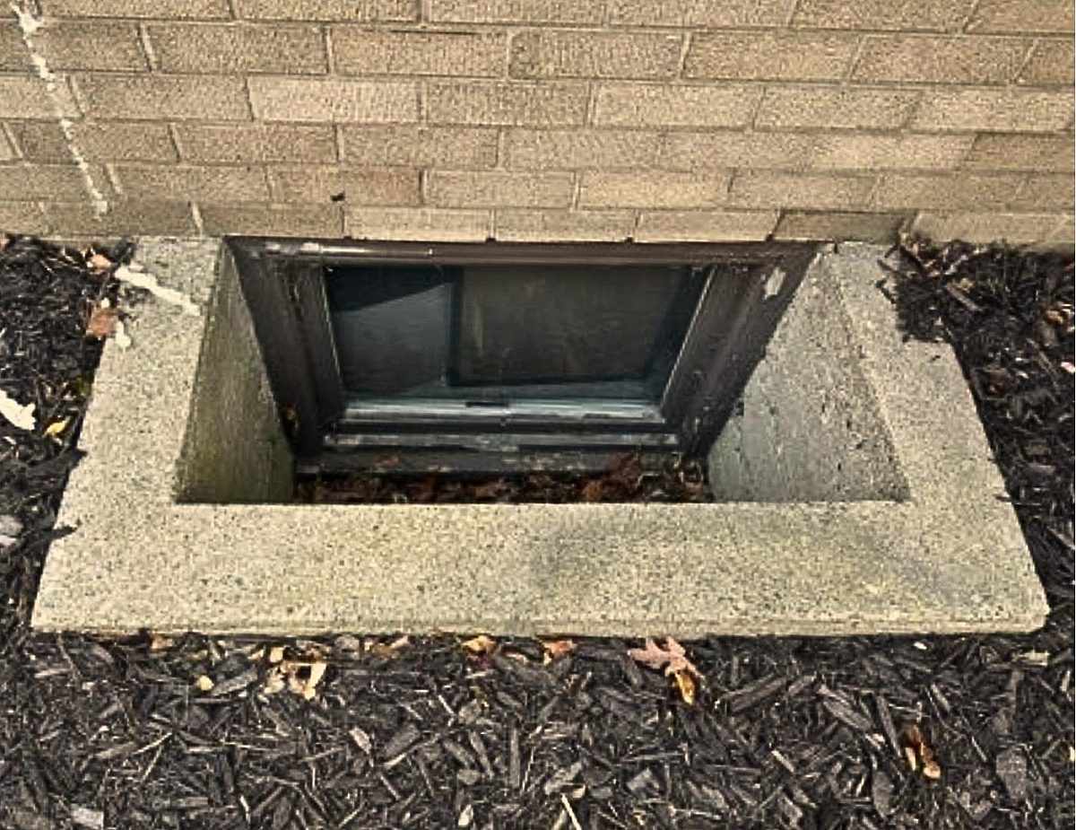 1845 Meadowfield Dr NE Before