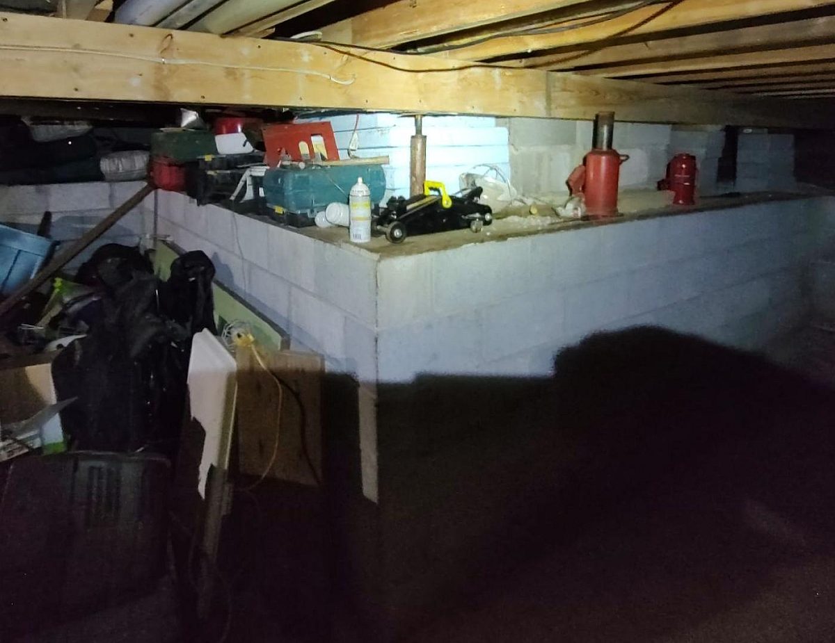 5380 Lakeview Dr Before