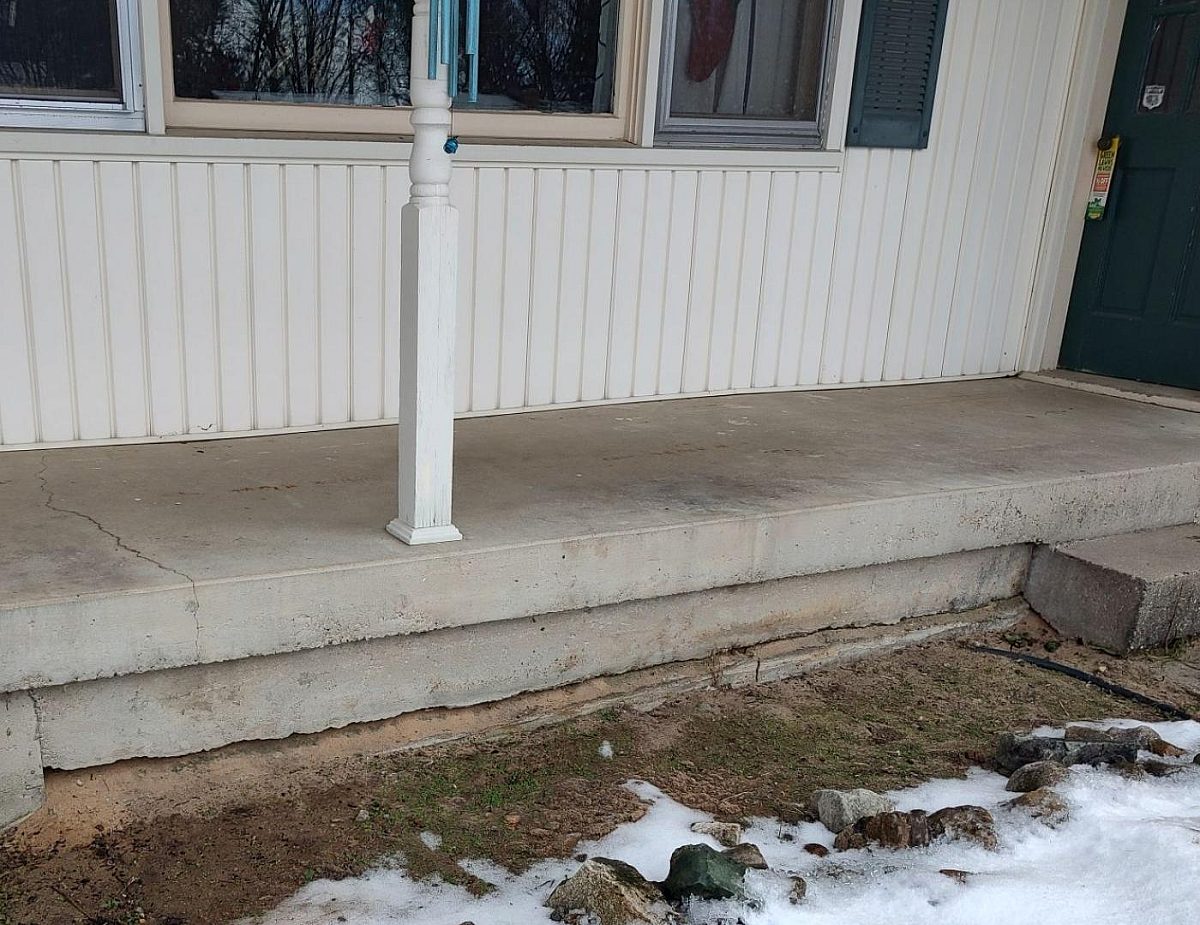 6954 Marshall Ave SE Before