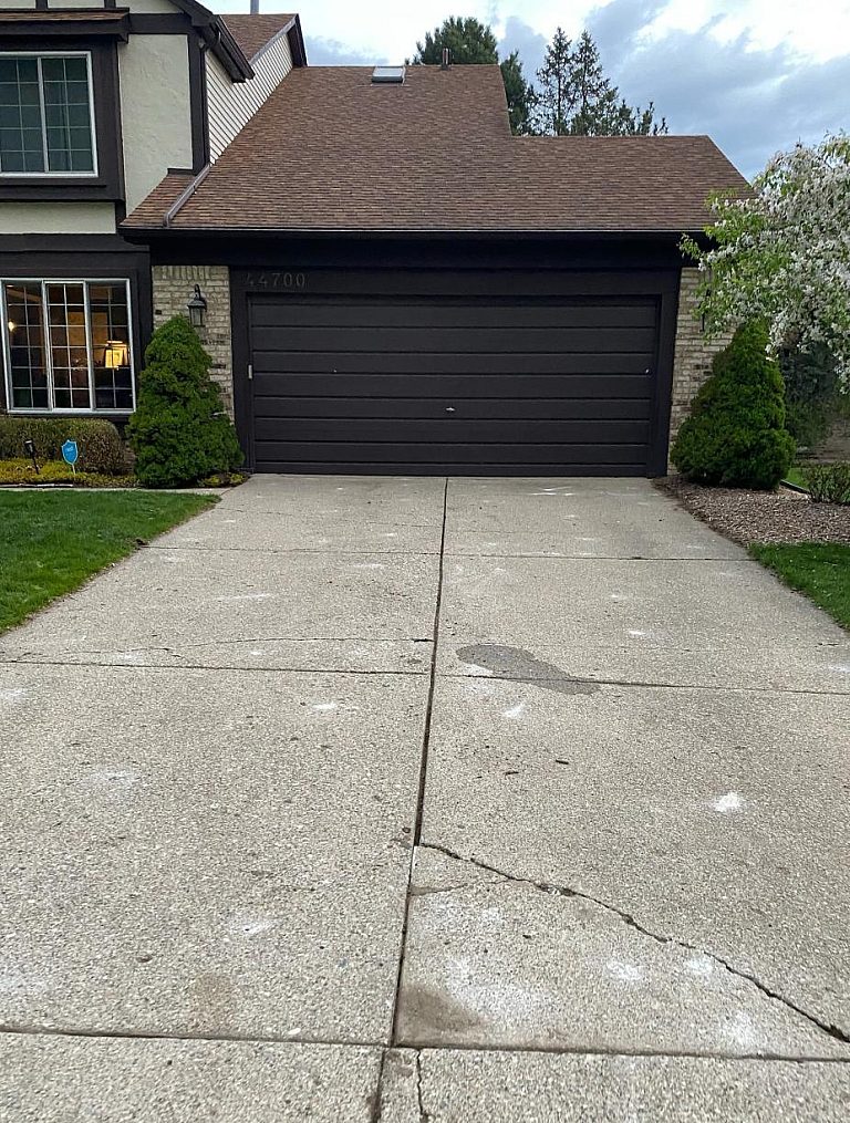 44700 Ford Way Dr Before