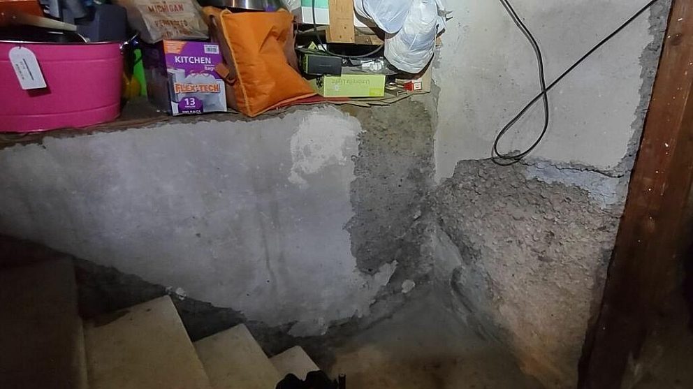 223 N Main St Before