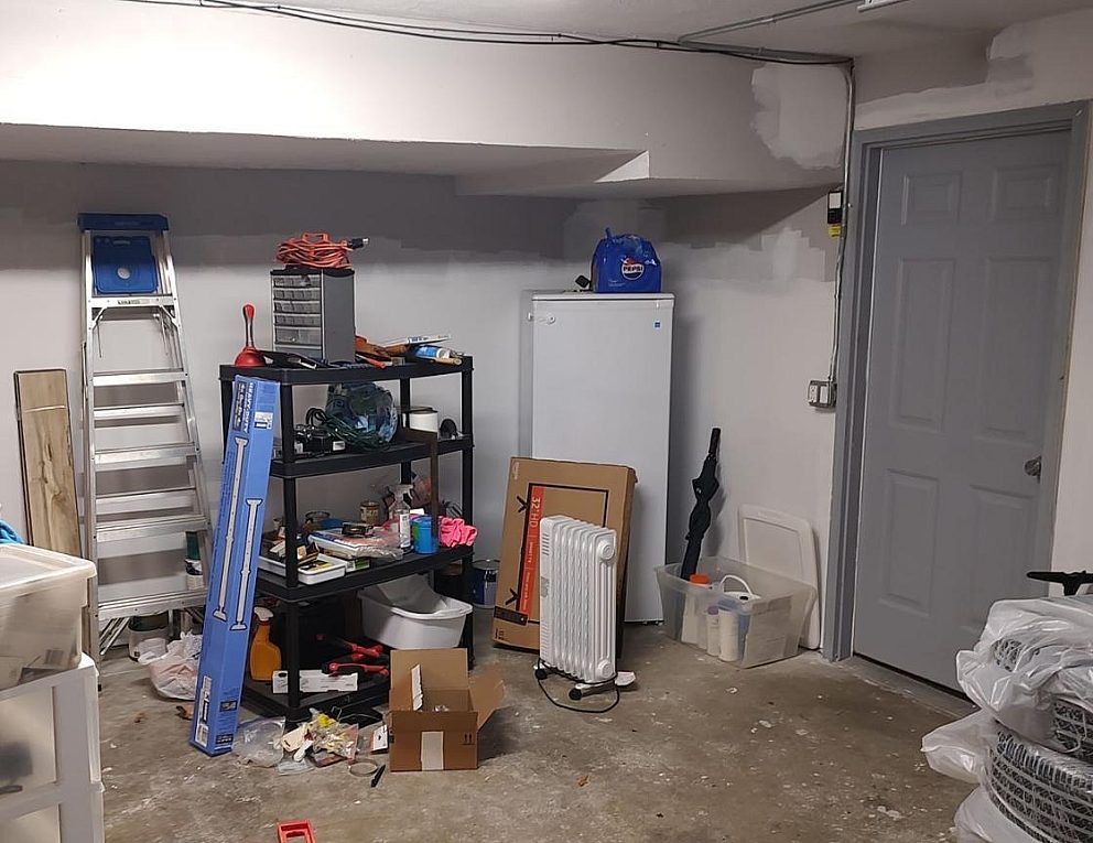 1733 Little Dr Before