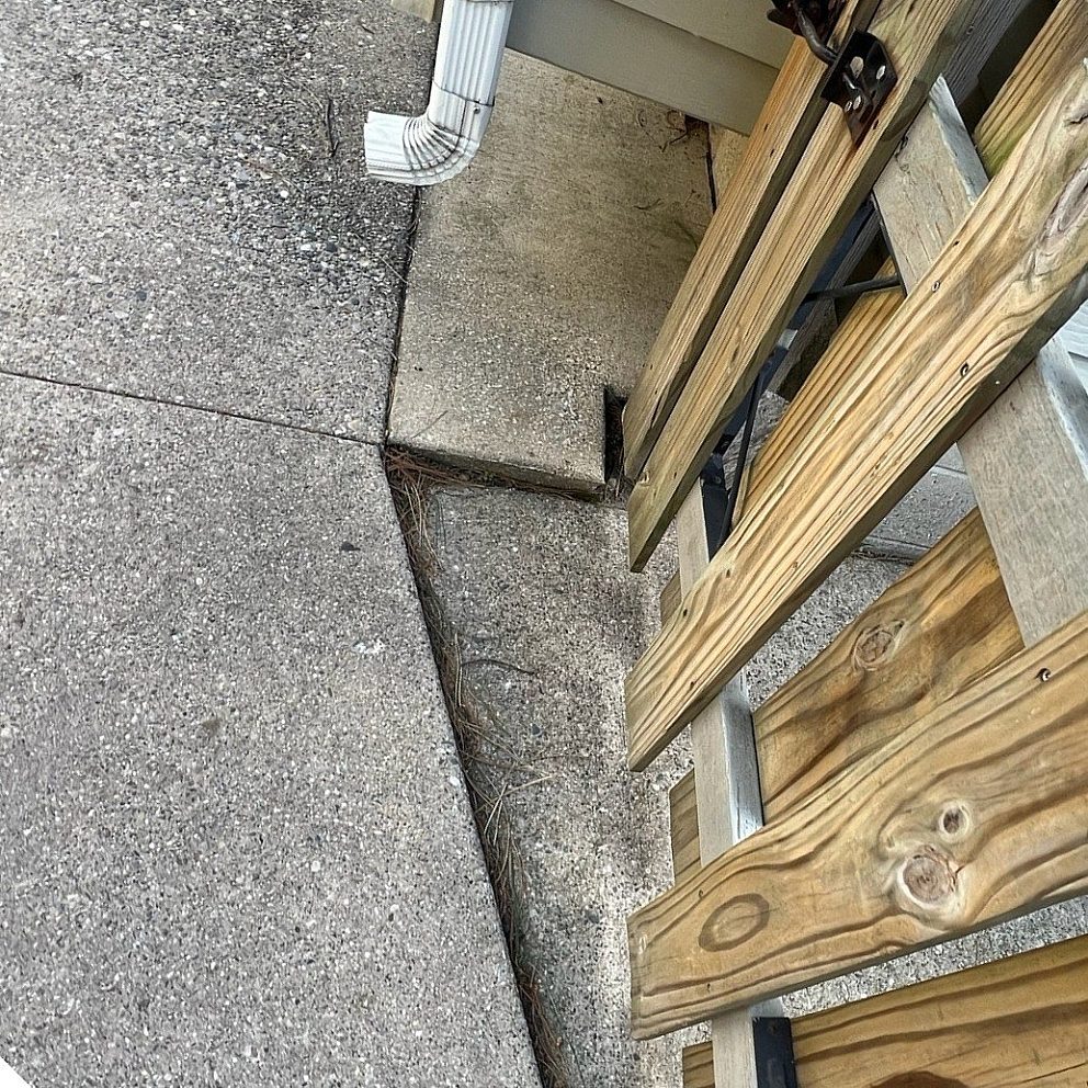 108 Colrain St SW Before