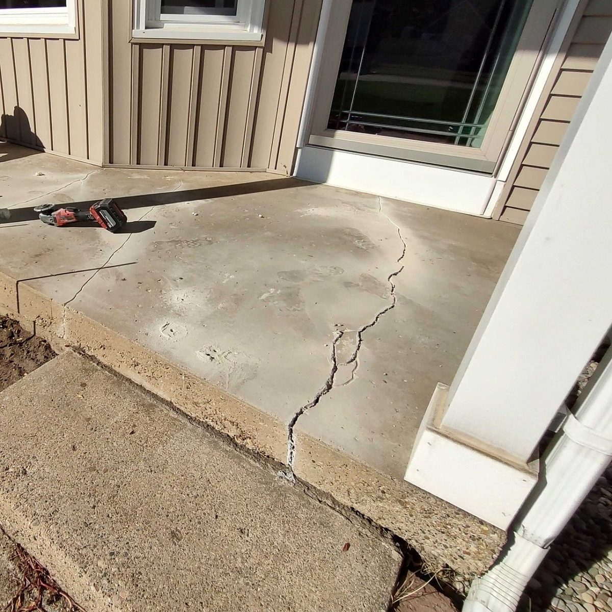 Cracked Porch Stoop_Before