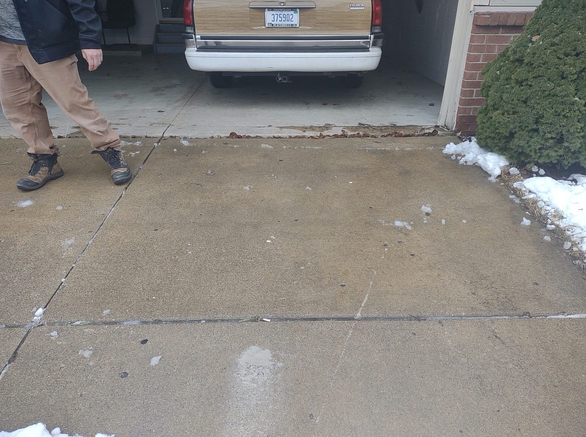 980 Callaway Ct Before