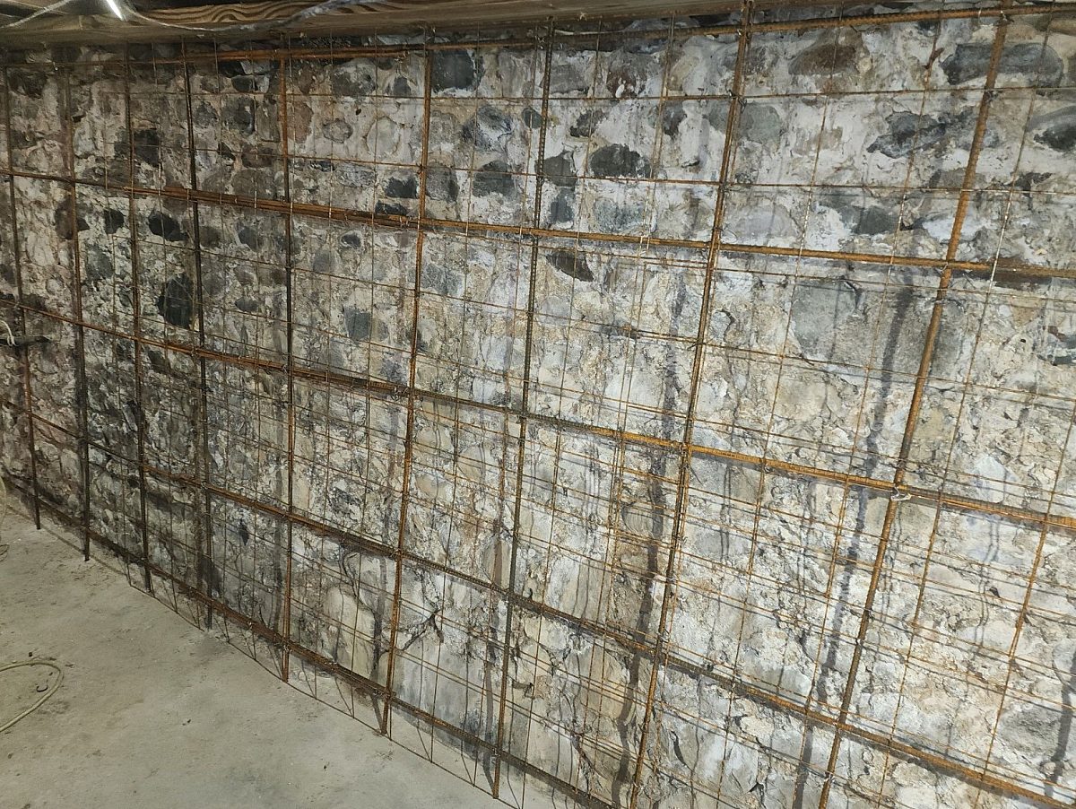 723 S Phoenix Street Before